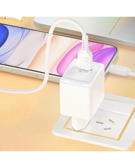 EU45 18W USB QC 3.0 Çıkışlı ve USB to Lightning Kablolu PD Hızlı Şarj Cihazı 3